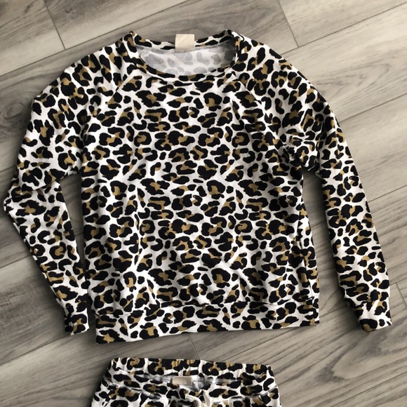 🐆 Emi & Kay Leopard Jogger Set - Picture 8 of 10